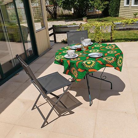 La Revetizon Bed & Breakfast Saint-Pierre-d'Amilly Exterior foto