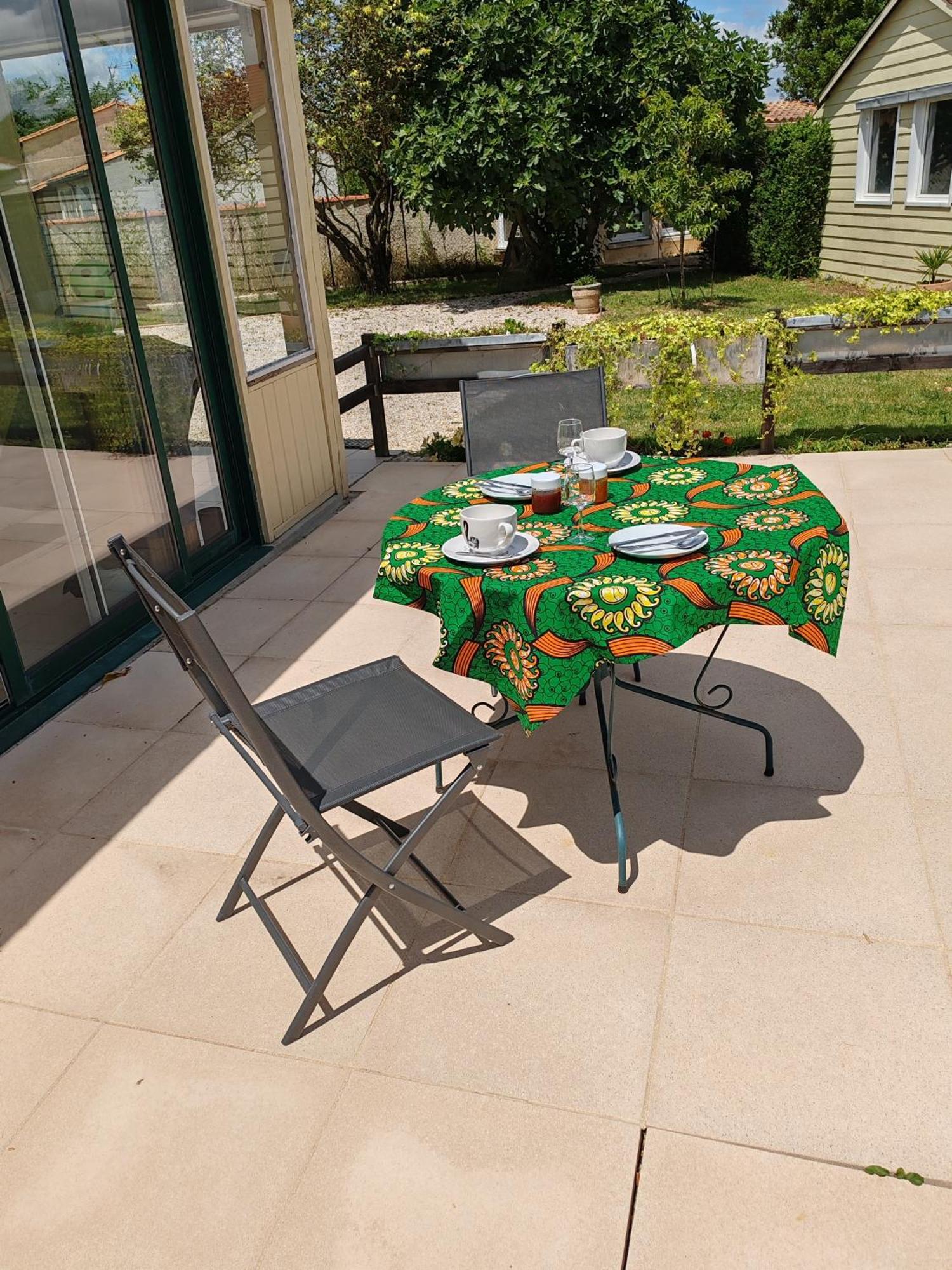 La Revetizon Bed & Breakfast Saint-Pierre-d'Amilly Exterior foto